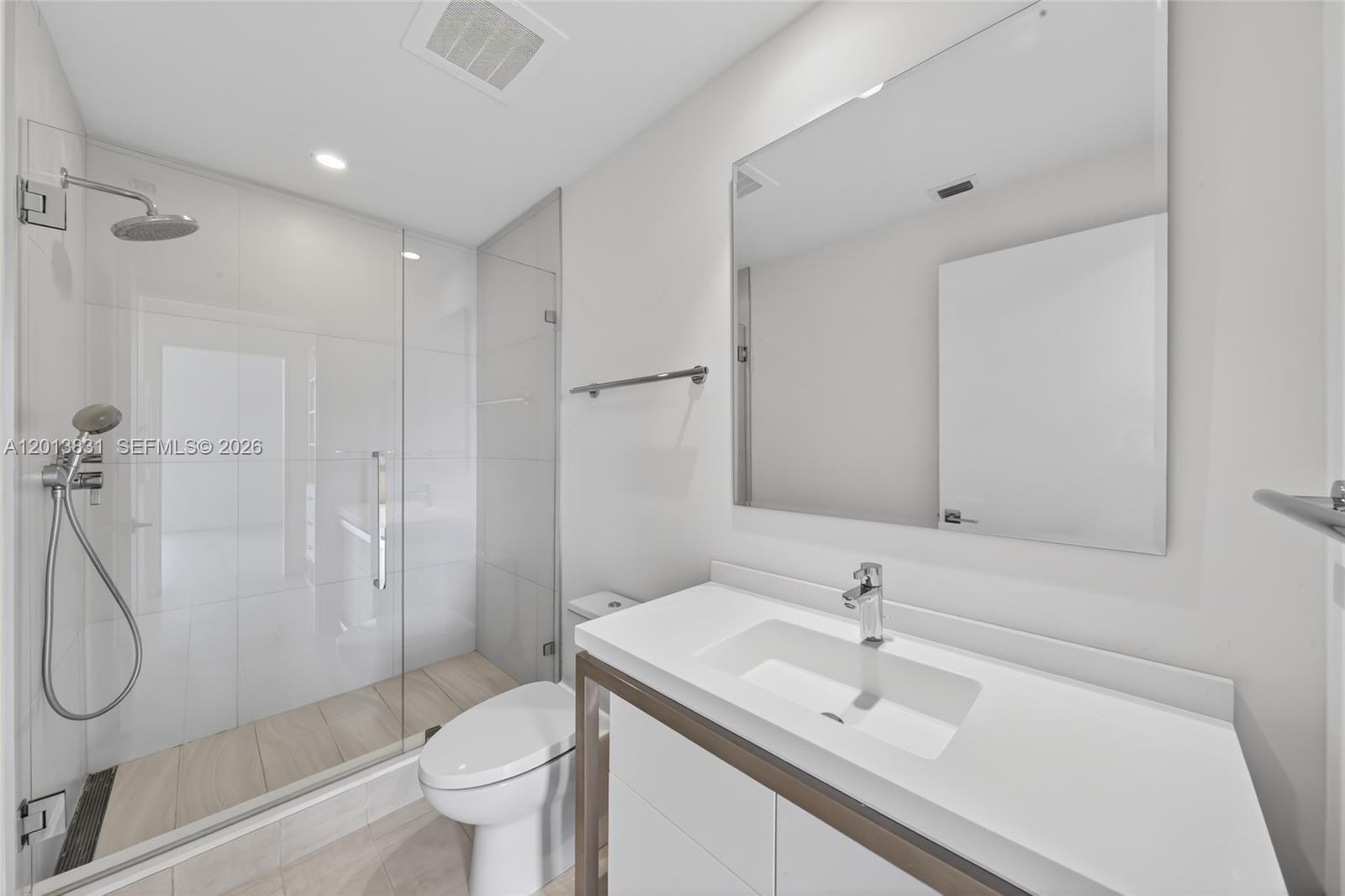 METROPICA NORTH TOWER ONE - Residential
