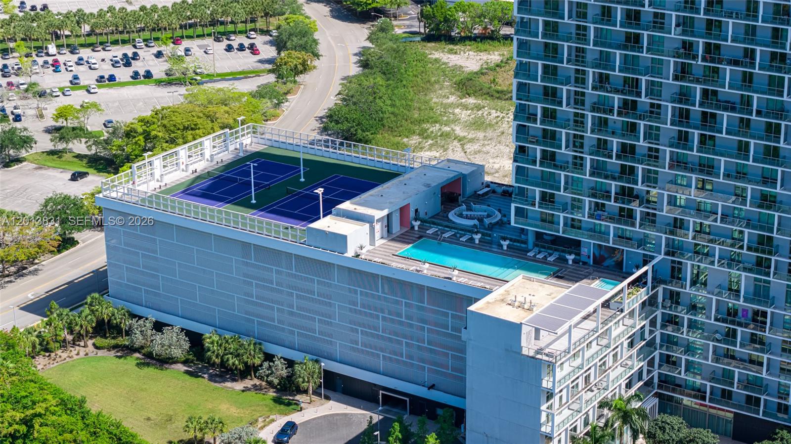 METROPICA NORTH TOWER ONE - Residential