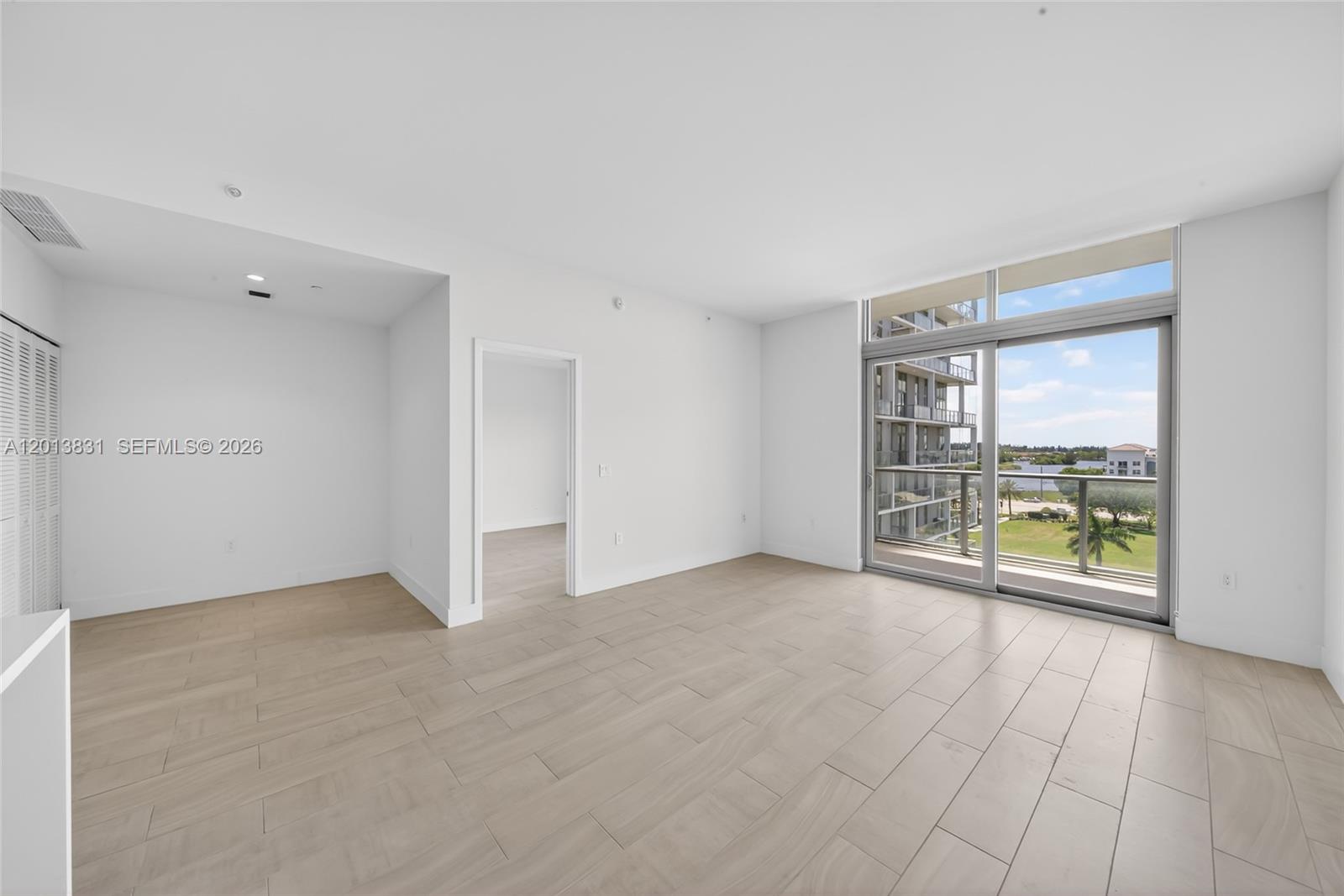 METROPICA NORTH TOWER ONE - Residential