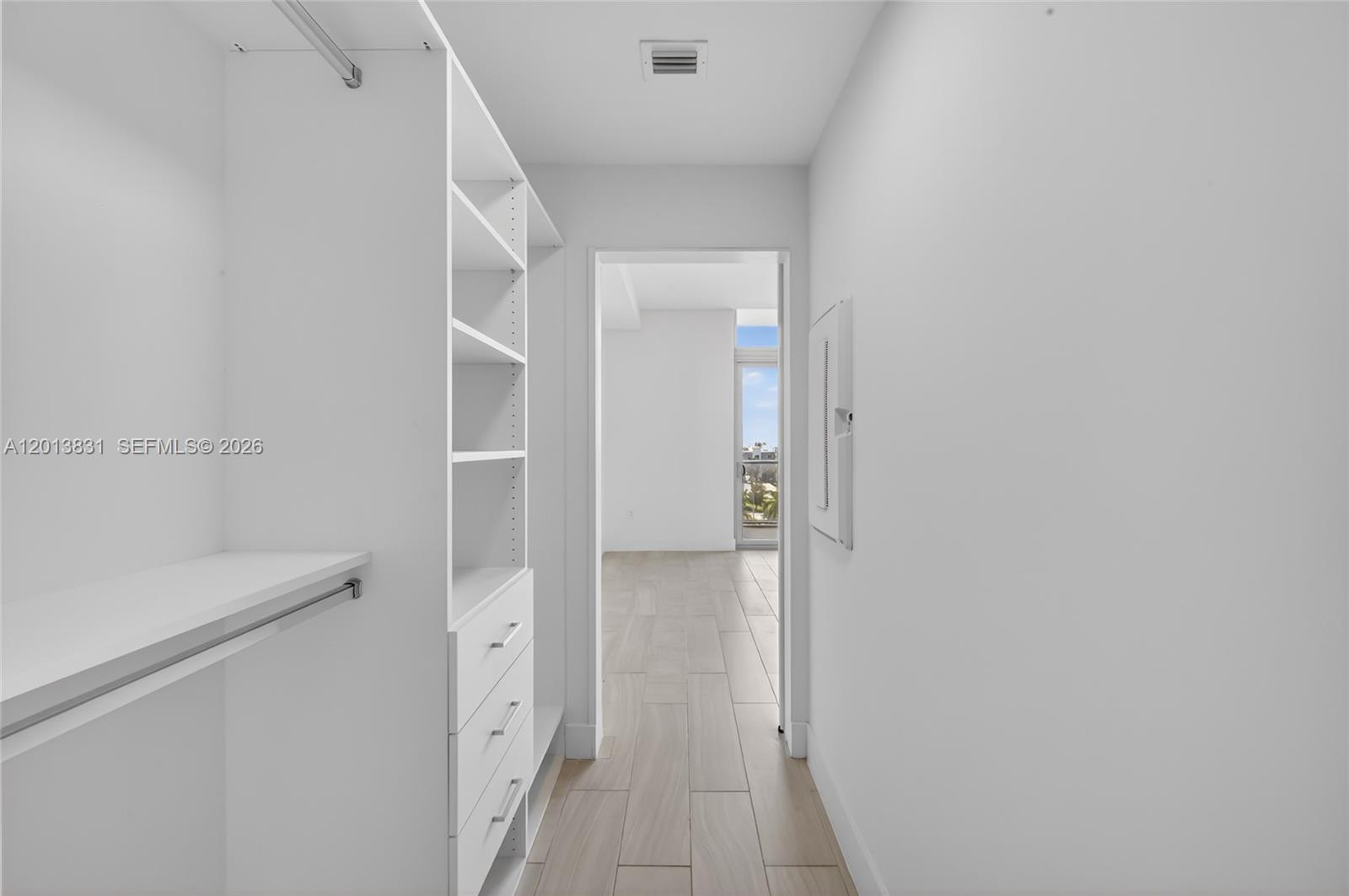 METROPICA NORTH TOWER ONE - Residential