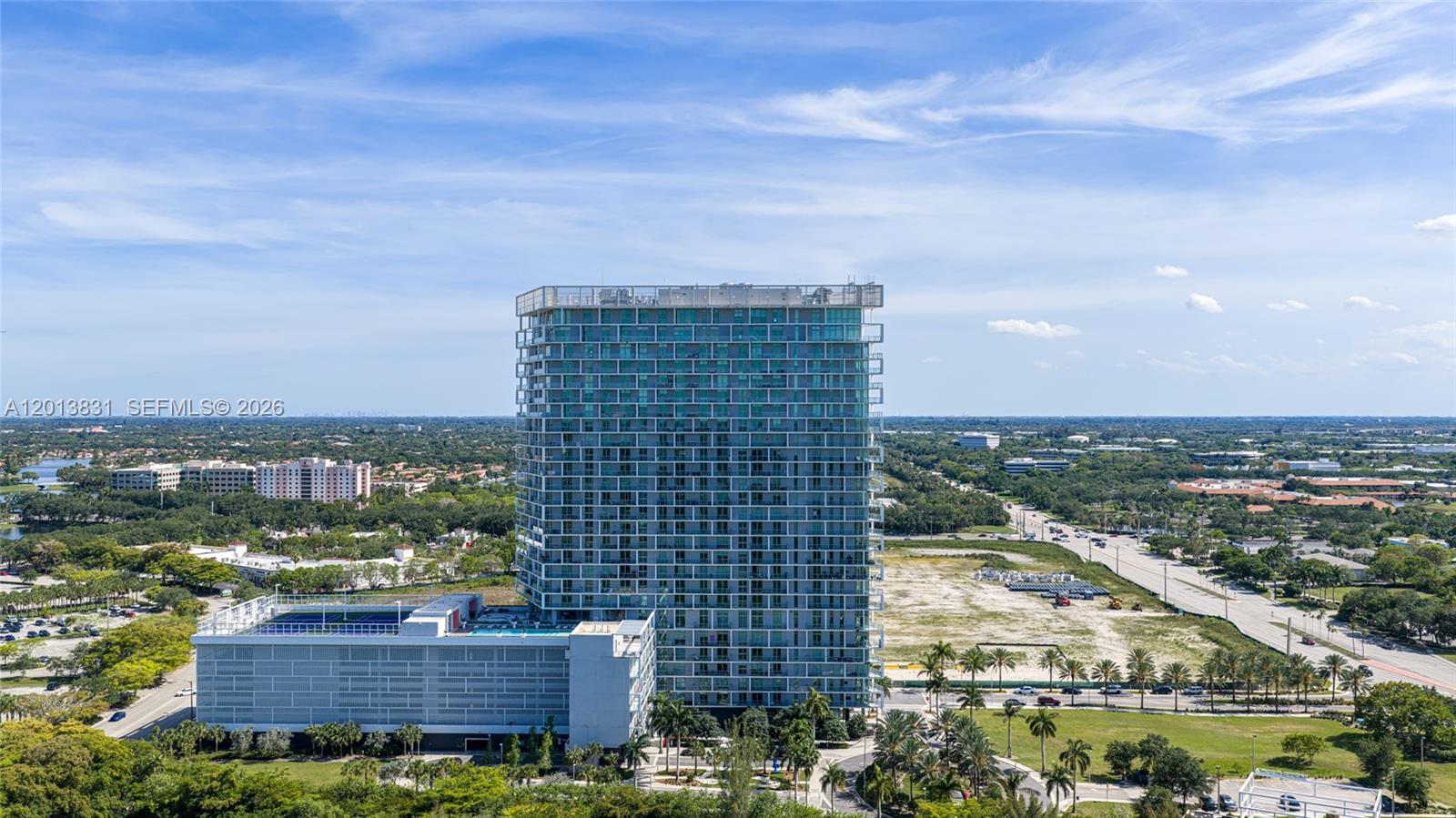 METROPICA NORTH TOWER ONE - Residential