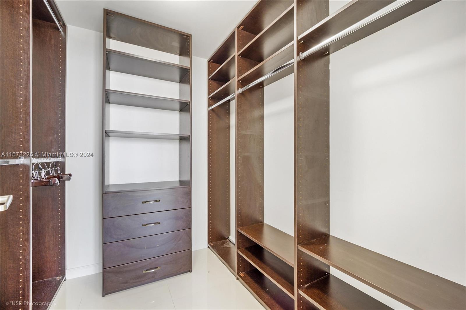 ICONBRICKELL CONDO NO 1 - Residential Lease