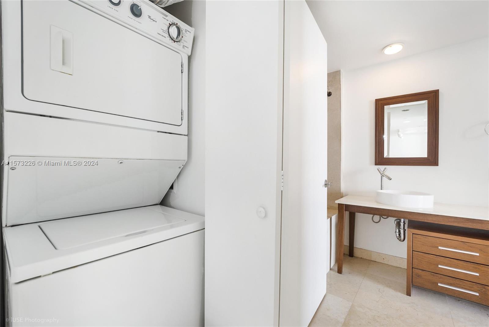 ICONBRICKELL CONDO NO 1 - Residential Lease
