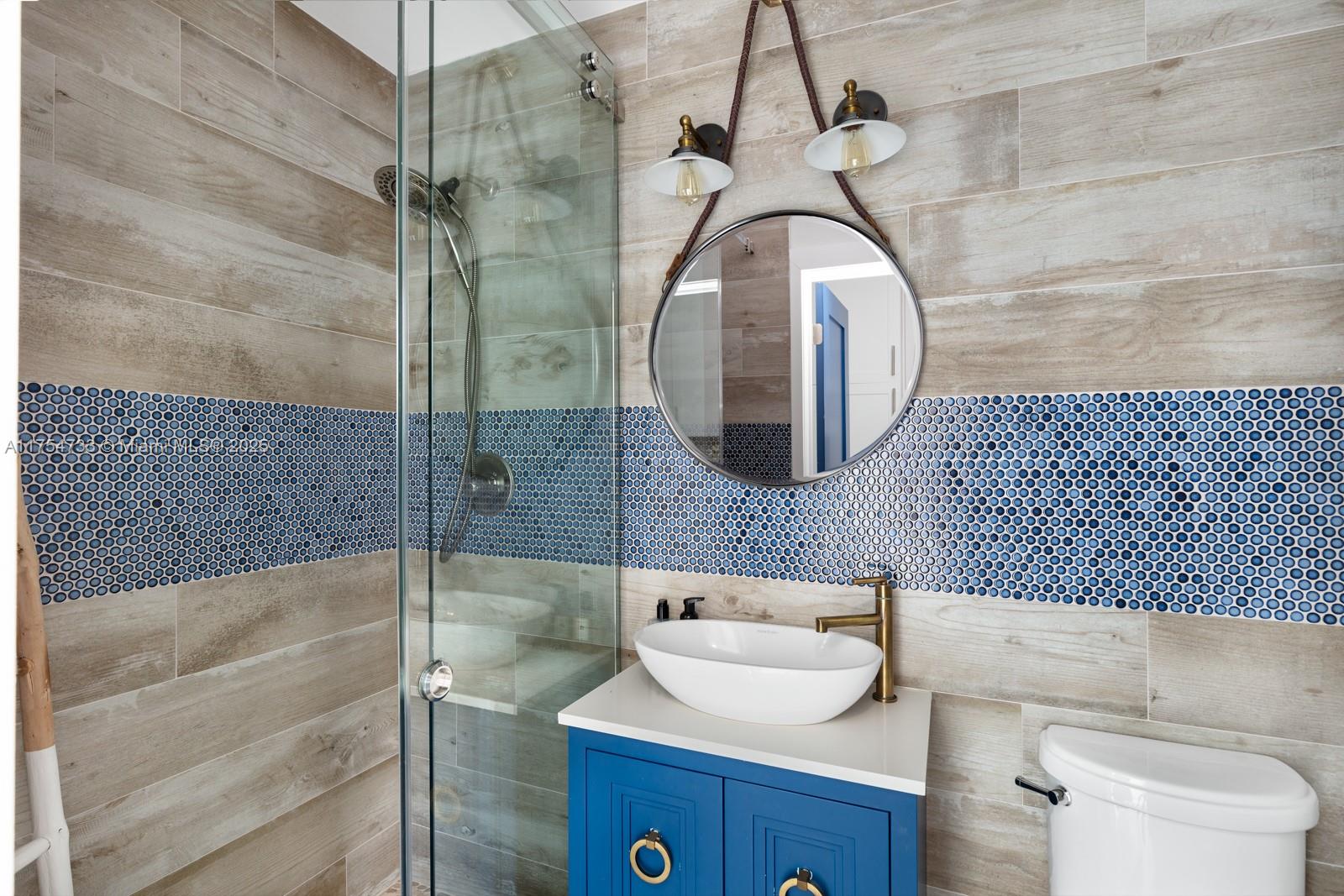 SUNRISE HARBOUR REV PL - Residential