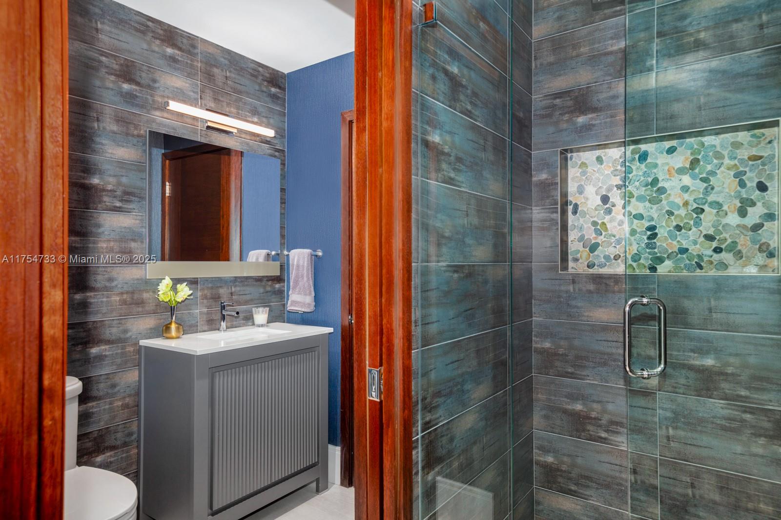 SUNRISE HARBOUR REV PL - Residential