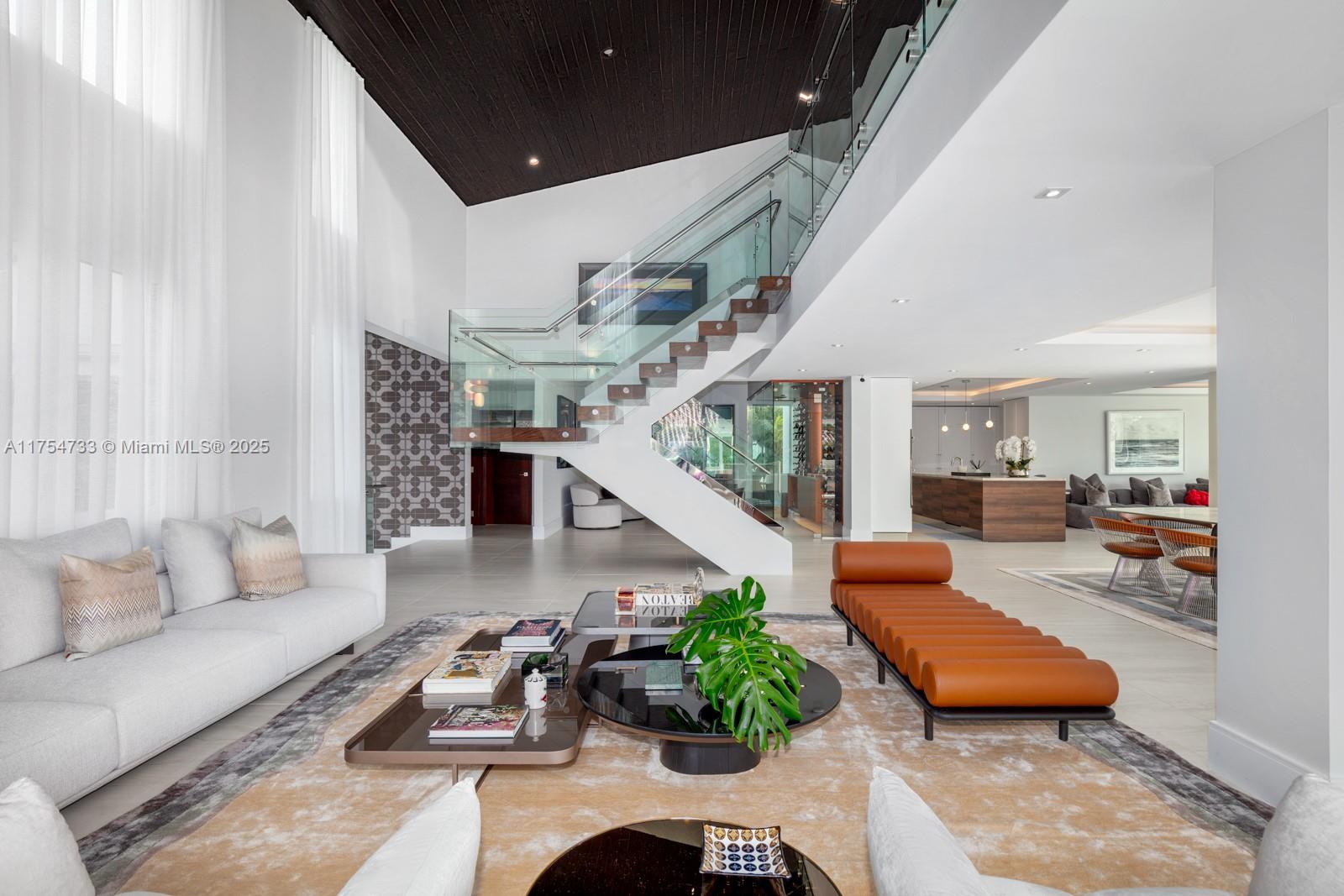 SUNRISE HARBOUR REV PL - Residential