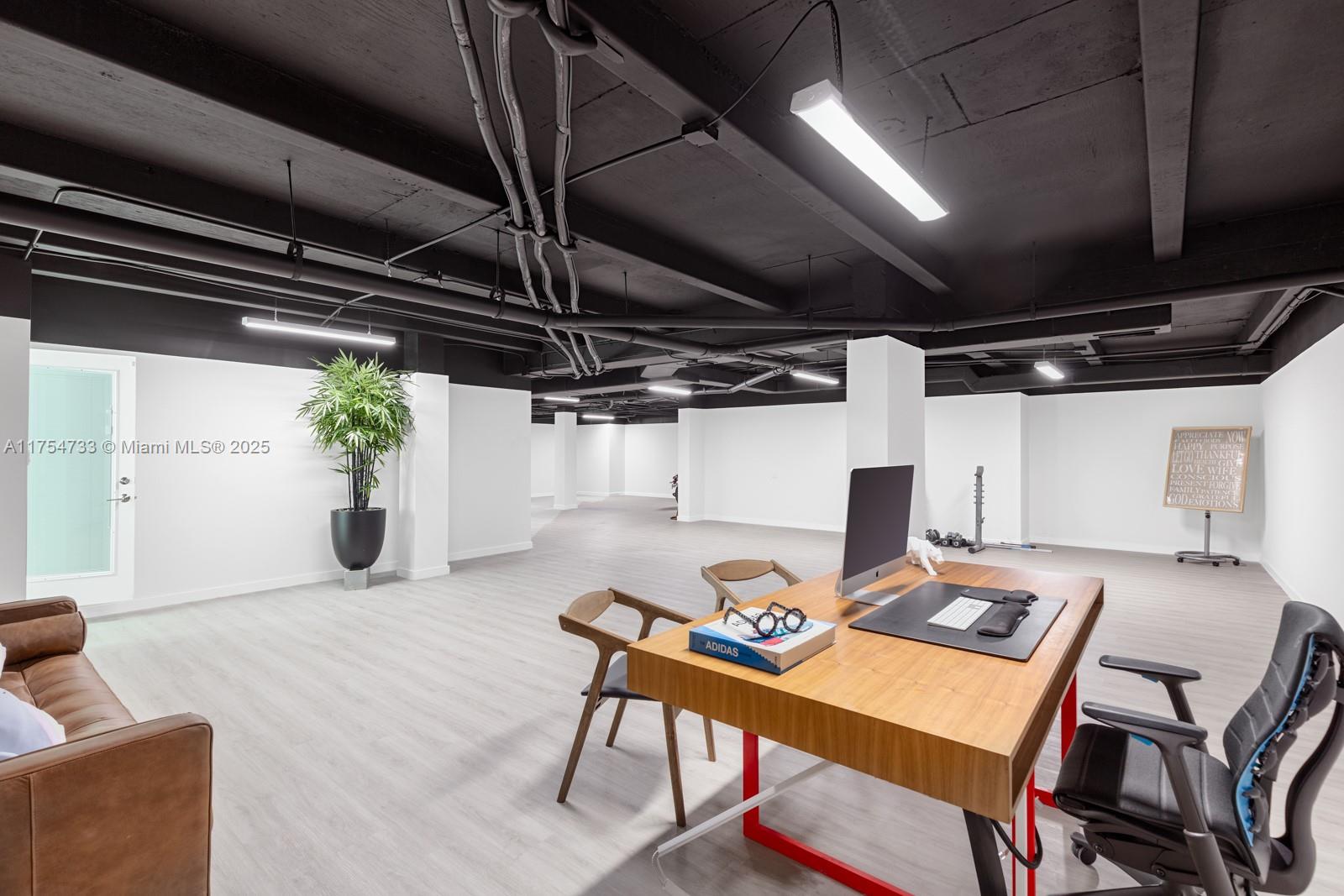 SUNRISE HARBOUR REV PL - Residential