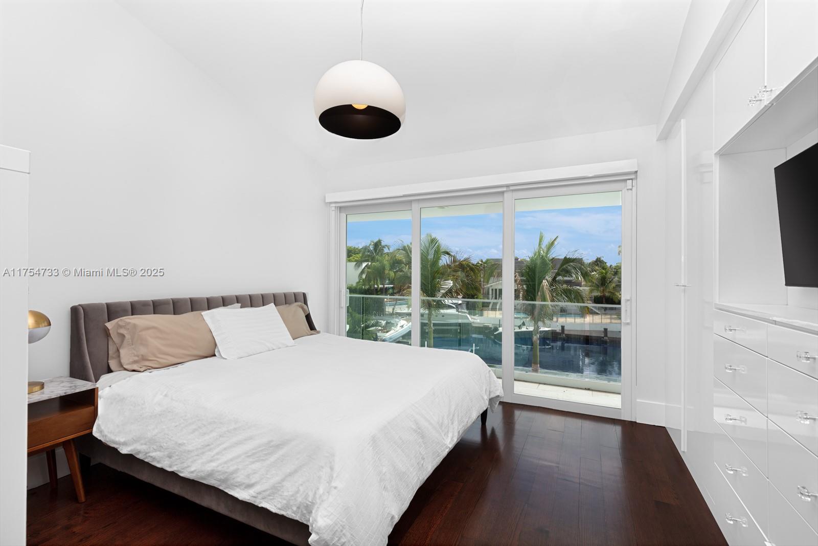 SUNRISE HARBOUR REV PL - Residential