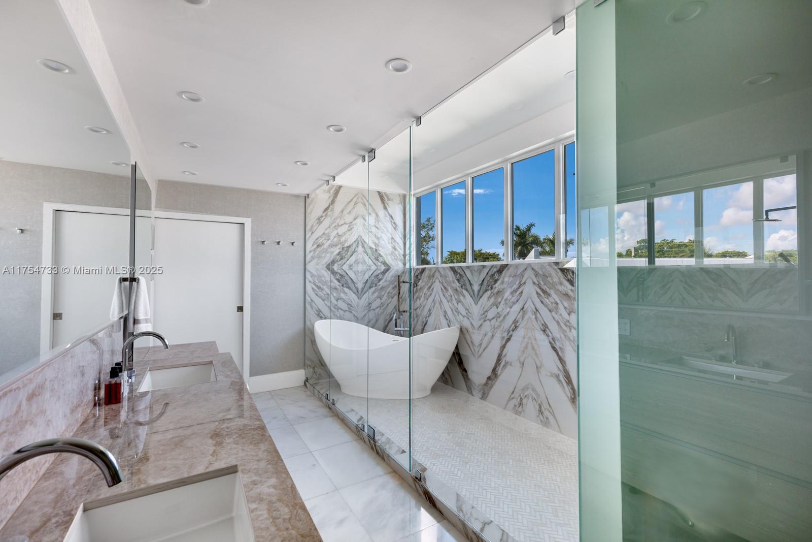 SUNRISE HARBOUR REV PL - Residential