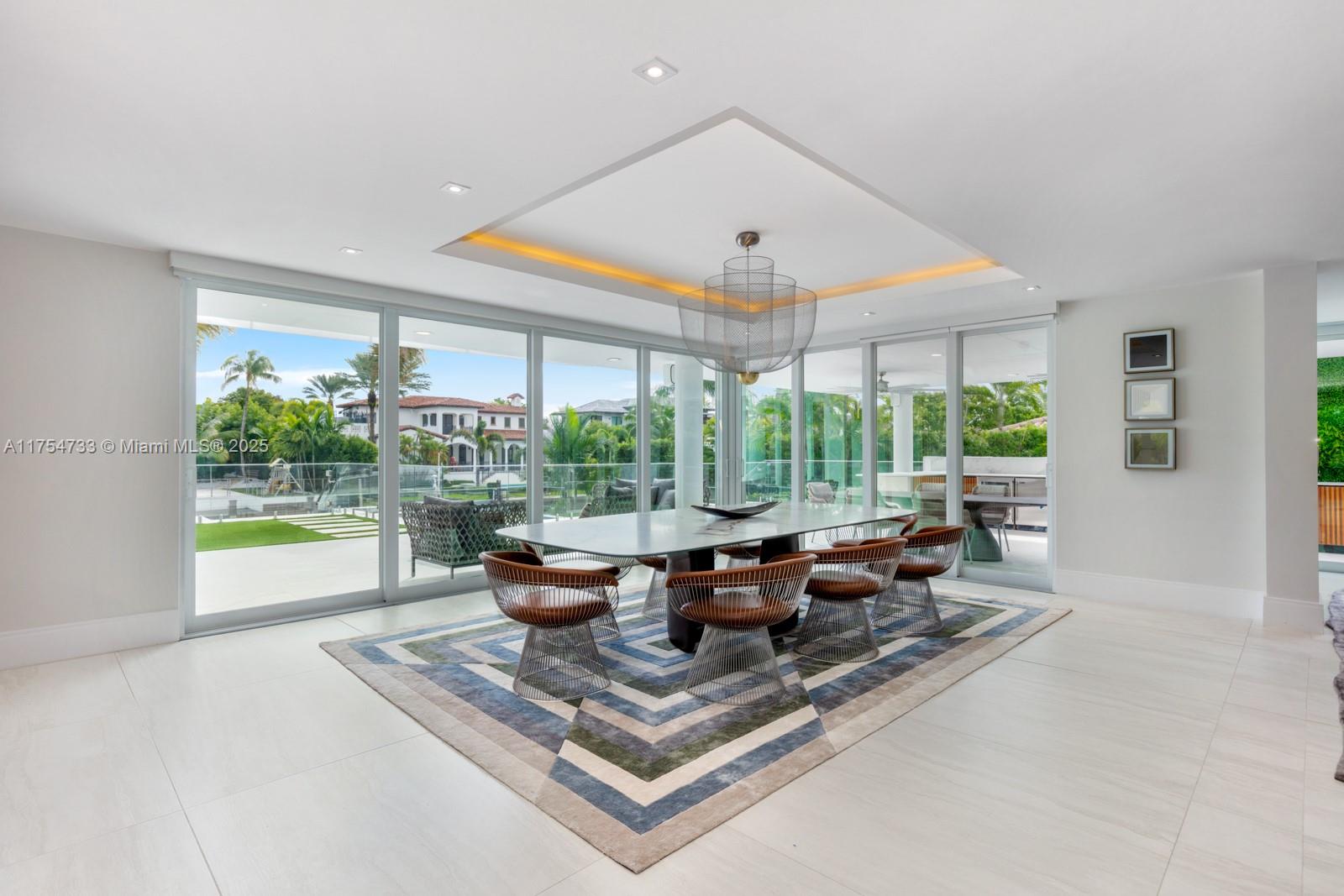 SUNRISE HARBOUR REV PL - Residential