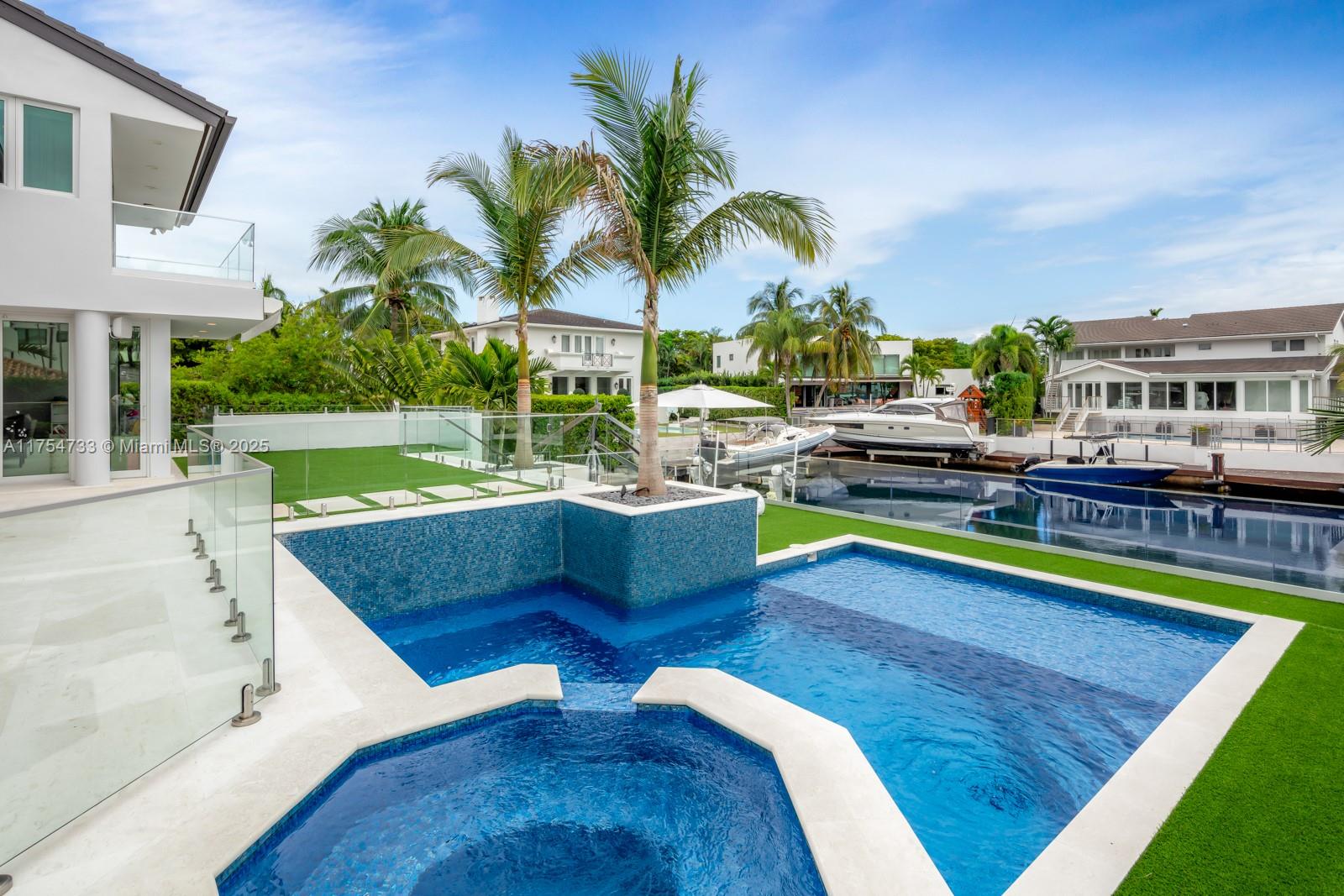 SUNRISE HARBOUR REV PL - Residential