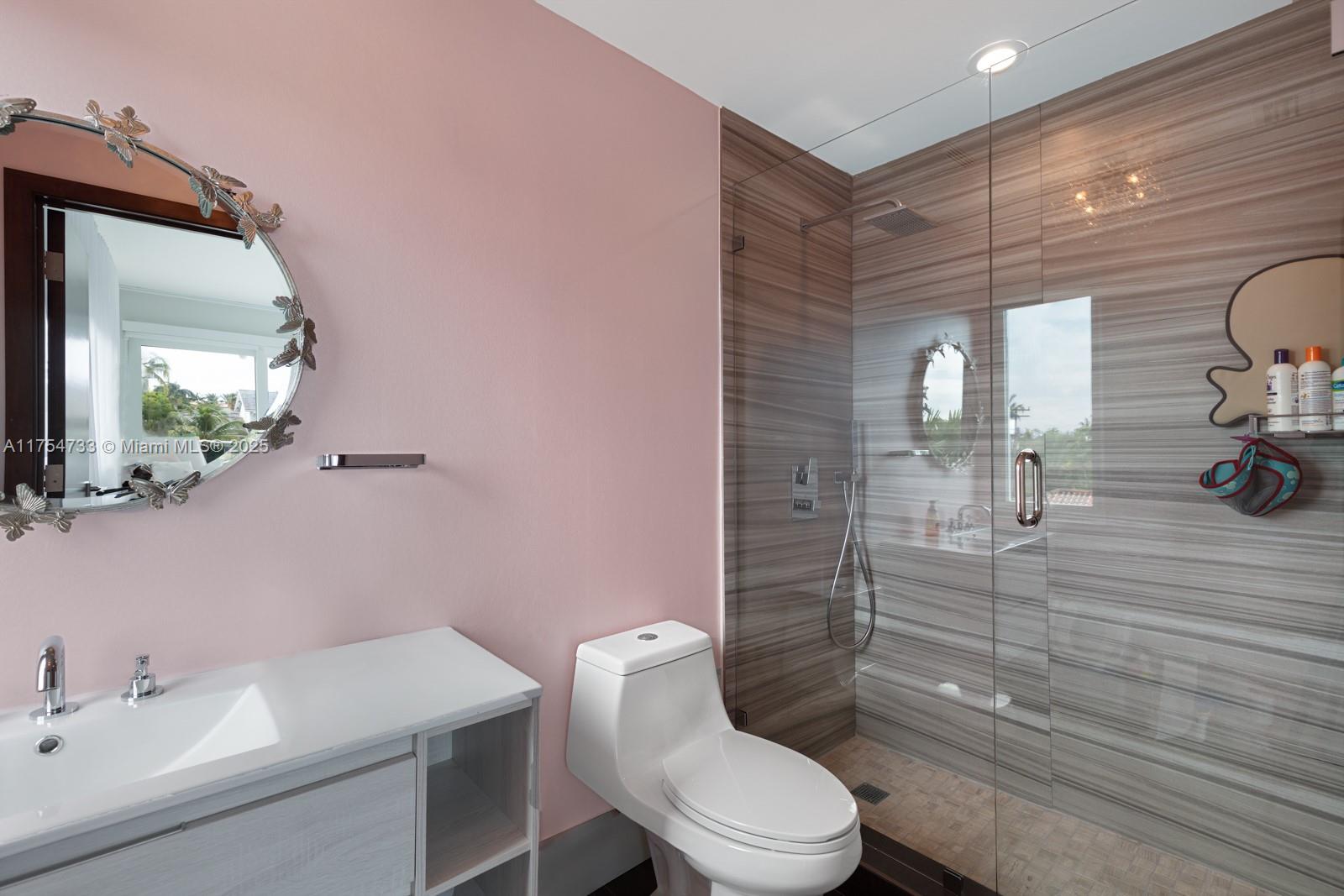 SUNRISE HARBOUR REV PL - Residential