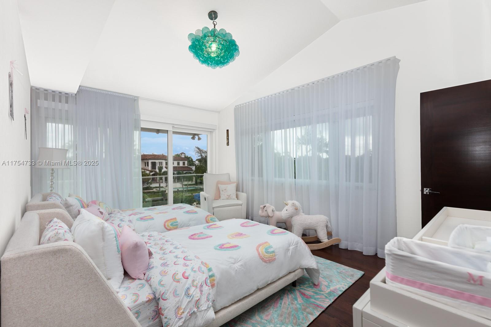 SUNRISE HARBOUR REV PL - Residential