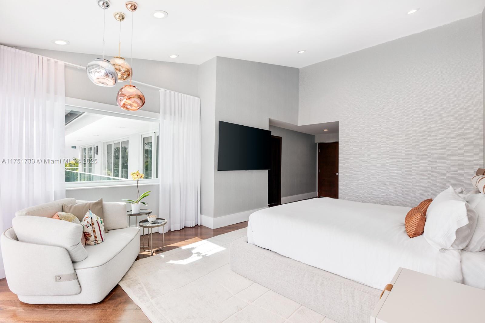 SUNRISE HARBOUR REV PL - Residential