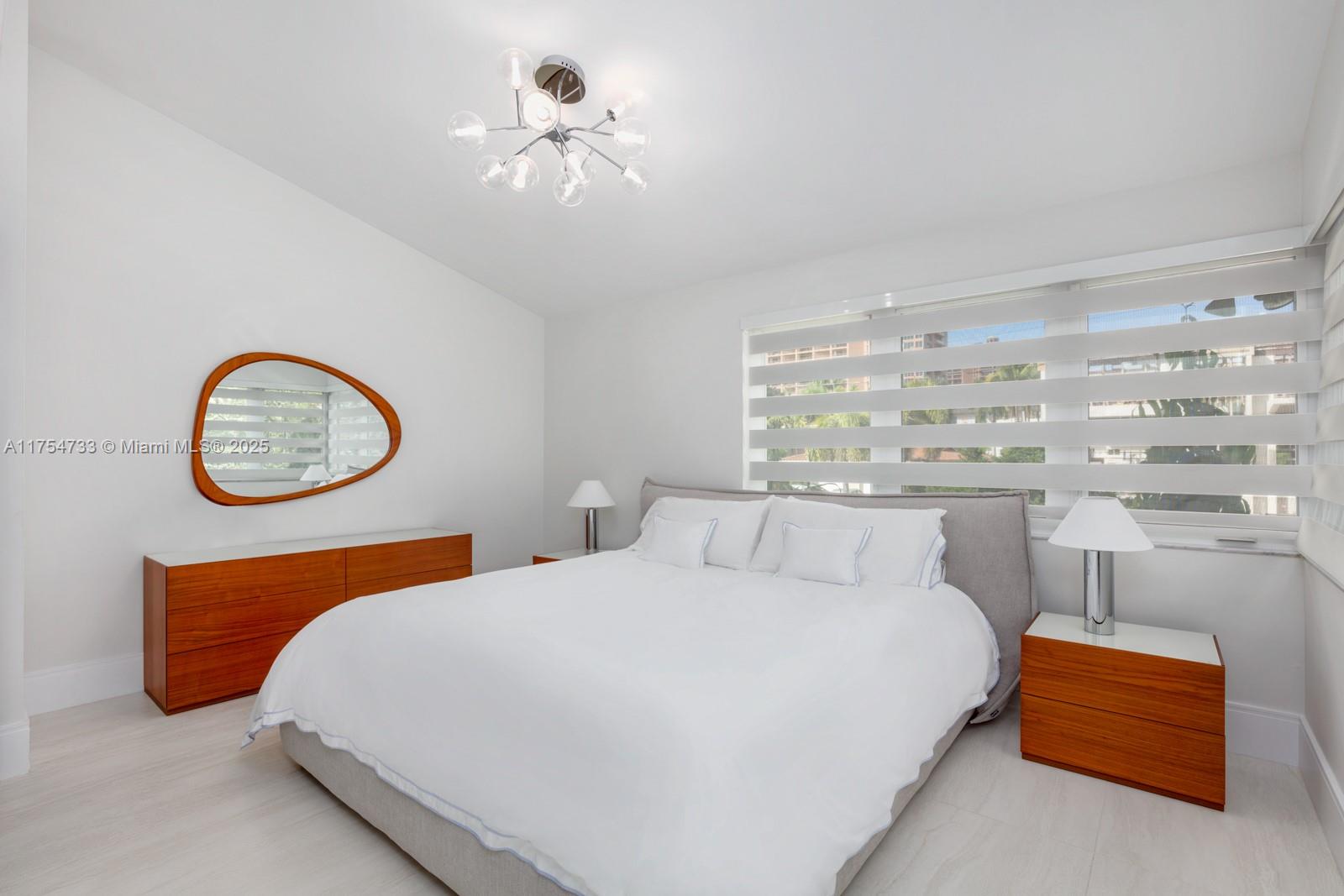SUNRISE HARBOUR REV PL - Residential