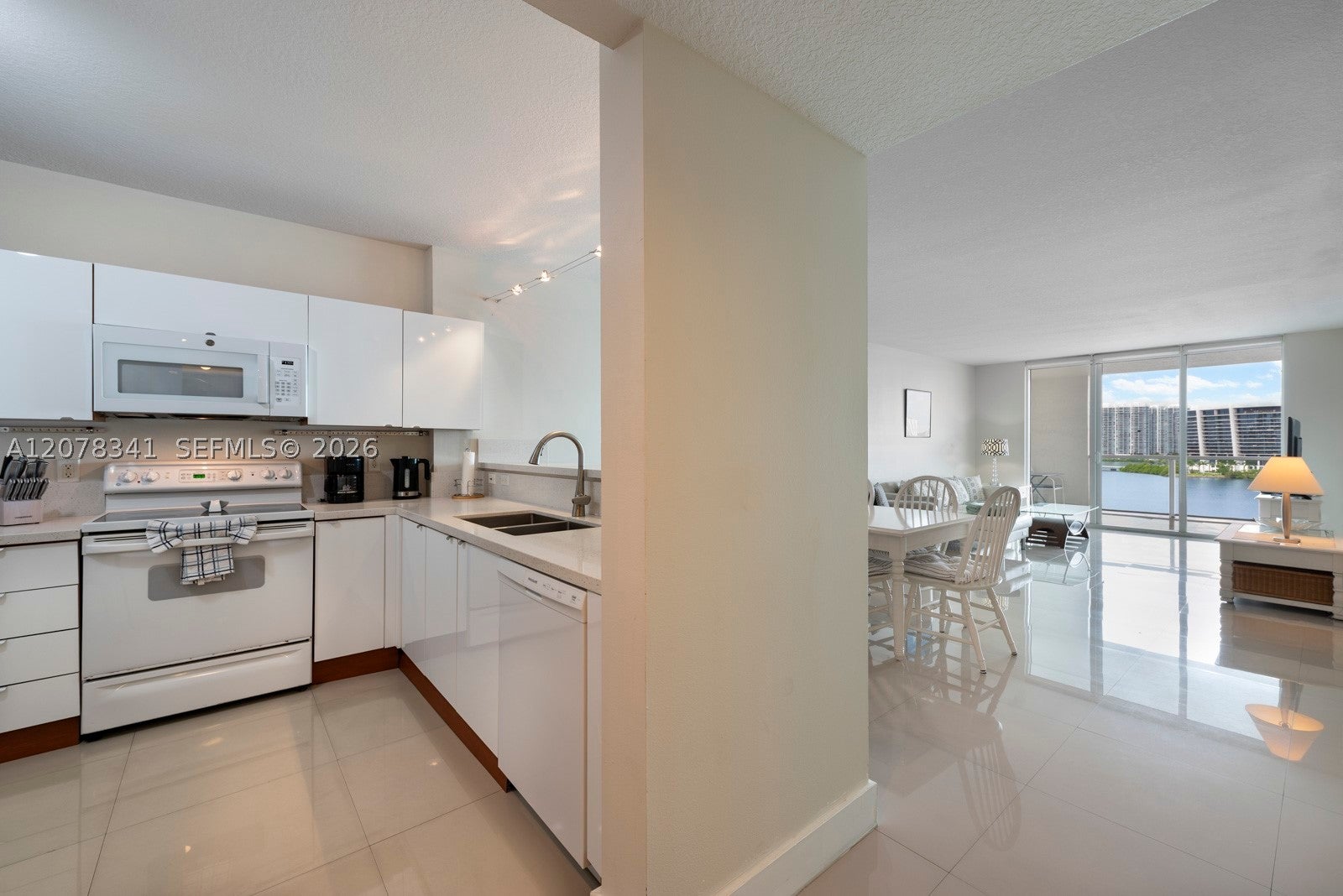 18100 N Bay Rd 1009