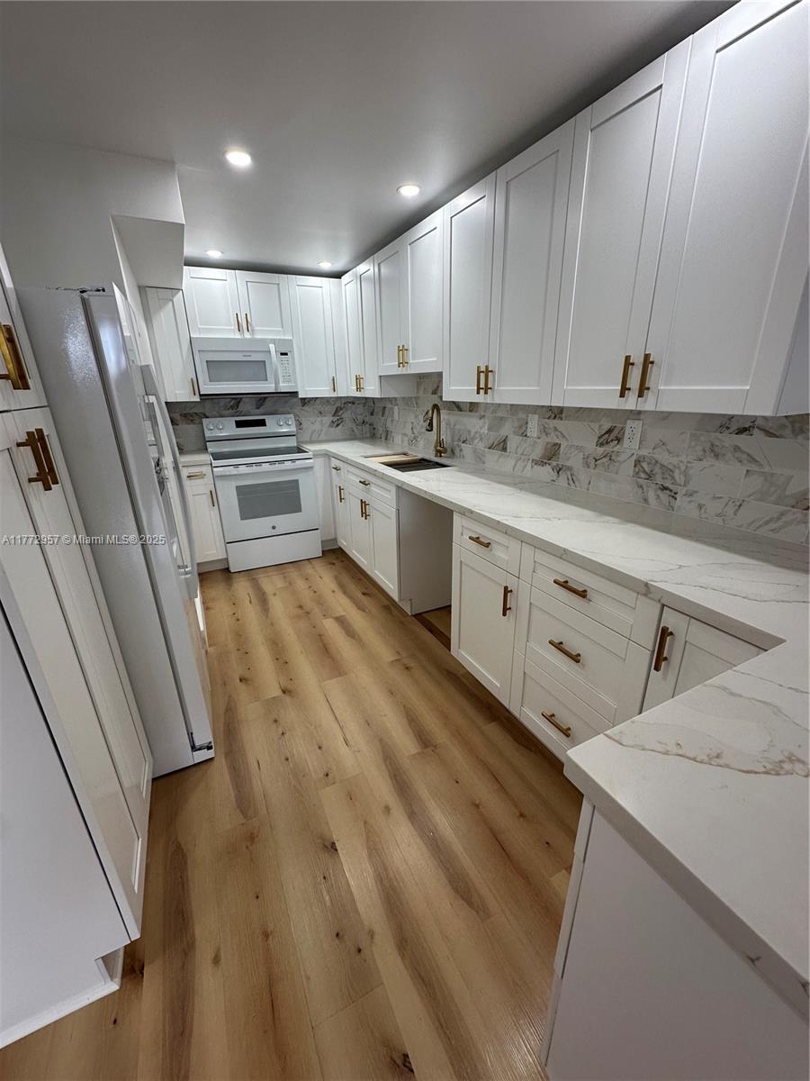 Rental Property at 10090 Nw 80th Ct 1158, Hialeah Gardens, Miami-Dade County, Florida - Bedrooms: 2 
Bathrooms: 2  - $2,400 MO.