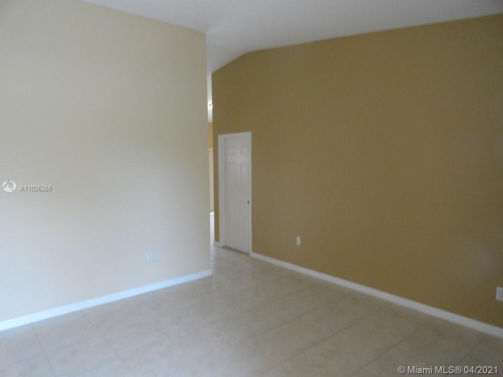 ESTATE MANSIONS - Residential Lease