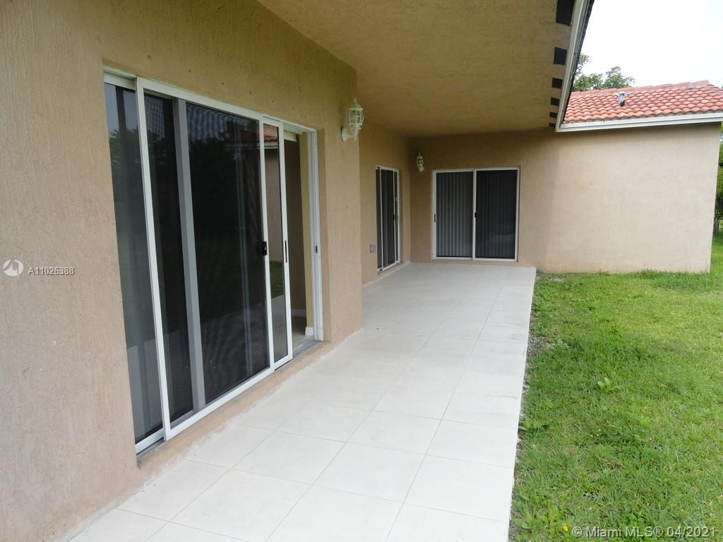 ESTATE MANSIONS - Residential Lease