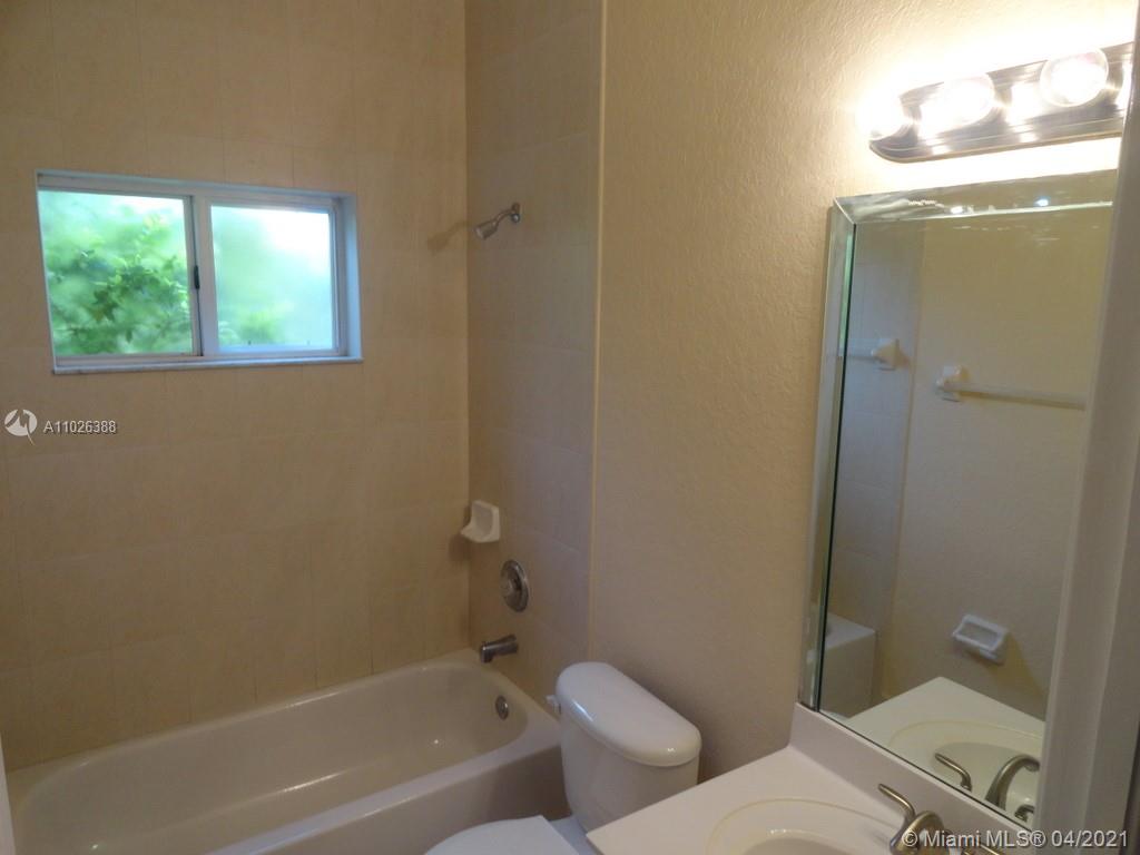 ESTATE MANSIONS - Residential Lease