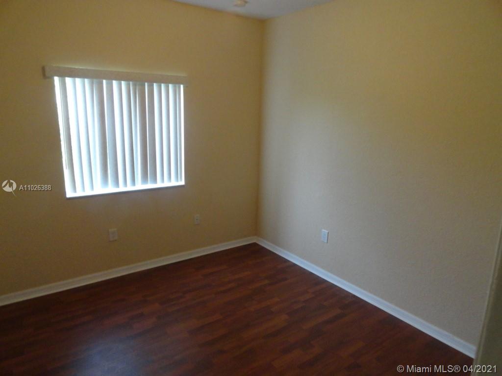 ESTATE MANSIONS - Residential Lease