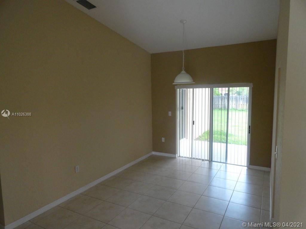 ESTATE MANSIONS - Residential Lease