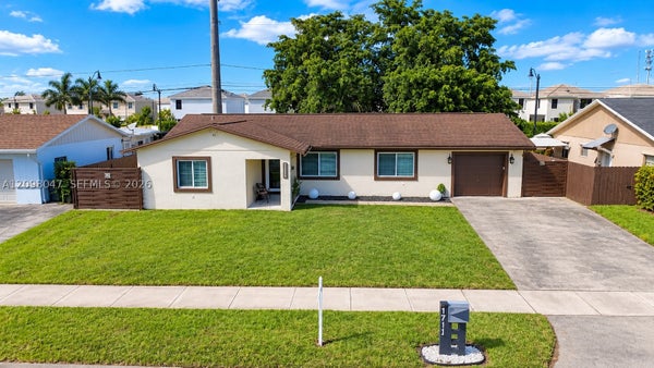 1711 N ANHINGA LN, HOMESTEAD, FL 33035 - Image ebddfe33df321f01ce7bbf36c616b957/4171693314