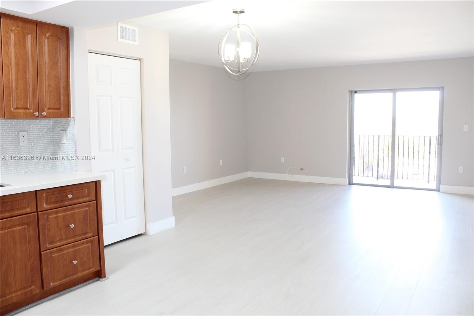 INTERNATIONAL CONDO - Residential Lease