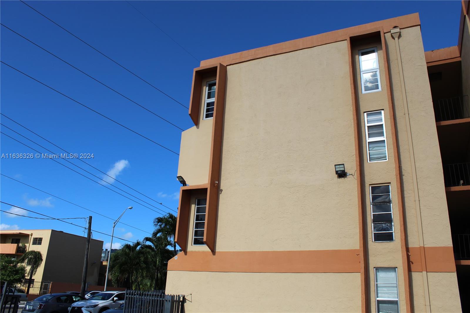 INTERNATIONAL CONDO - Residential Lease