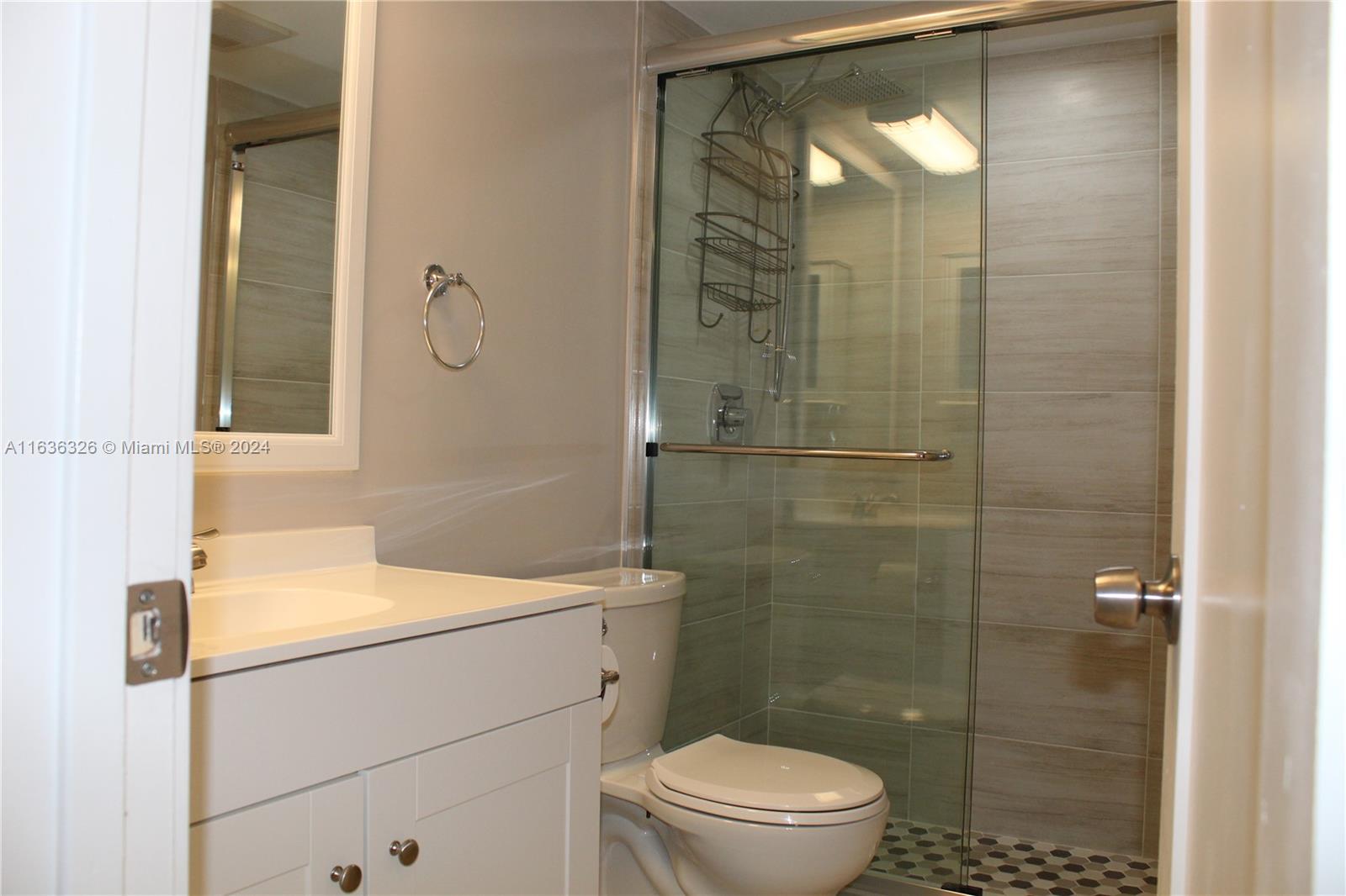 INTERNATIONAL CONDO - Residential Lease