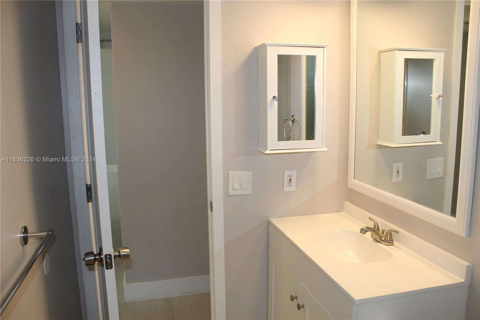 INTERNATIONAL CONDO - Residential Lease