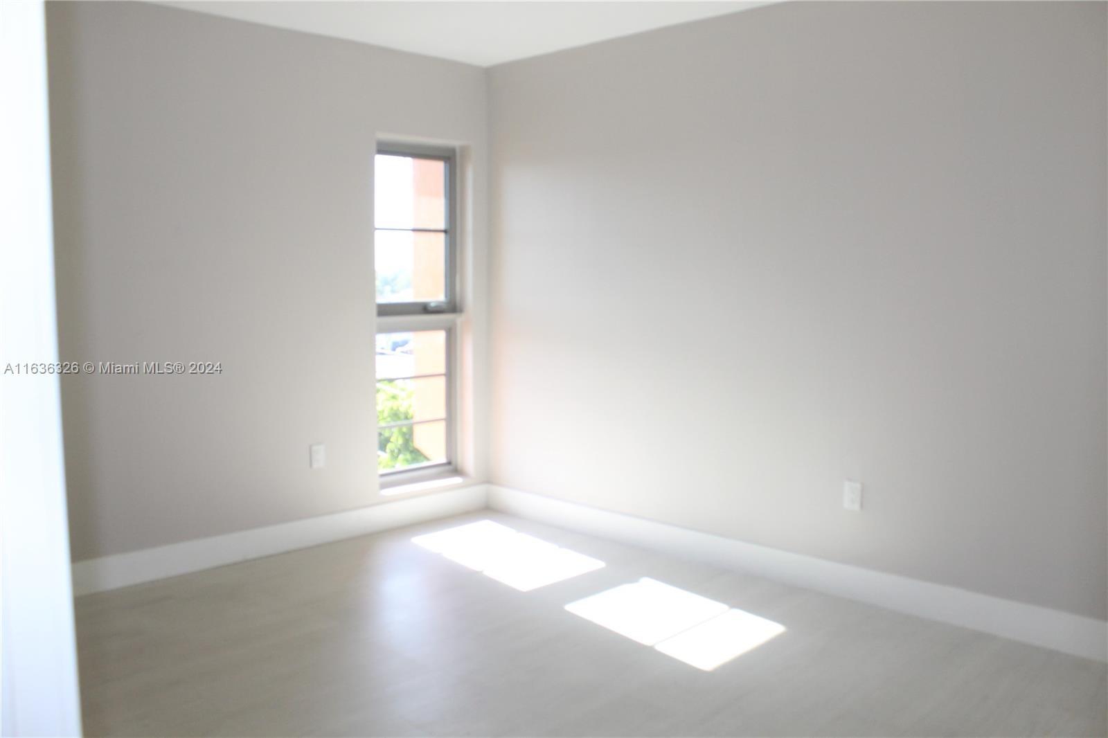 INTERNATIONAL CONDO - Residential Lease