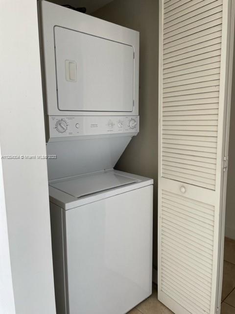 55 MERRICK CONDO - Residential Lease