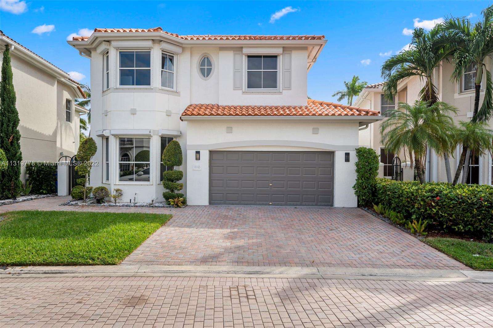 Perfectly remodeled modern pool house with oversized lot in luxurious gated Harbor Islands. This complex is truly hidden gem located very close to the ocean and all restaurants and supermarkets.
Enjoy great neighborhood in perfect location. This beautiful house has high ceilings and lots of natural light, high end appliances, modern floor to ceiling European kitchen, office , big lot with pool, outdoor shower, pergola with modern furniture, Weber grill. Equipped garage with refrigerator and built in furniture.Motorized shades, designer wallpapers.
Rent includes 450 mbs internet, Cable TV with premium channels, ADT security, pool maintenance.
Enjoy community heated pools, 24/7 gated security, clubhouse, fitness center, yoga and zumba rooms and lots of tennis courts.