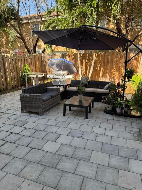 Tiny photo for 1070 SE 26th Ter, Homestead, FL 33035 (MLS # A12027487)