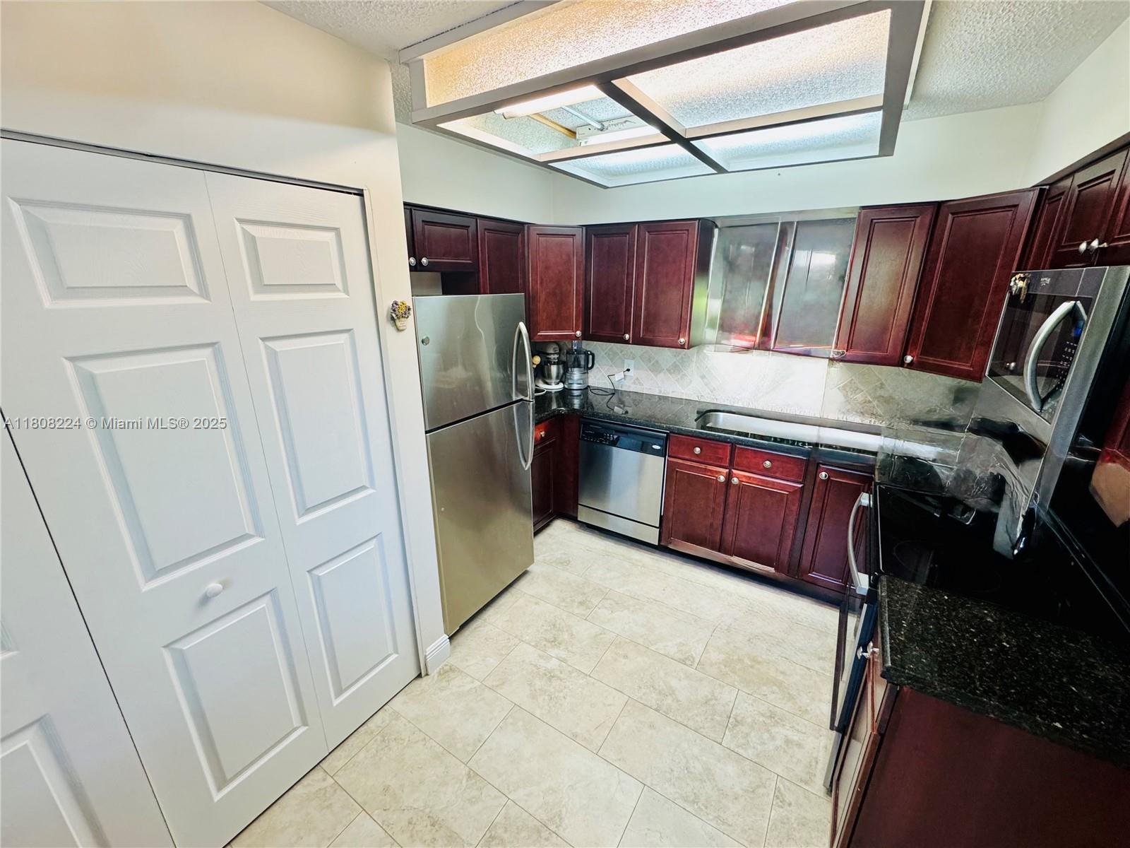 HUNTINGTON LAKES SEC ONE - Residential