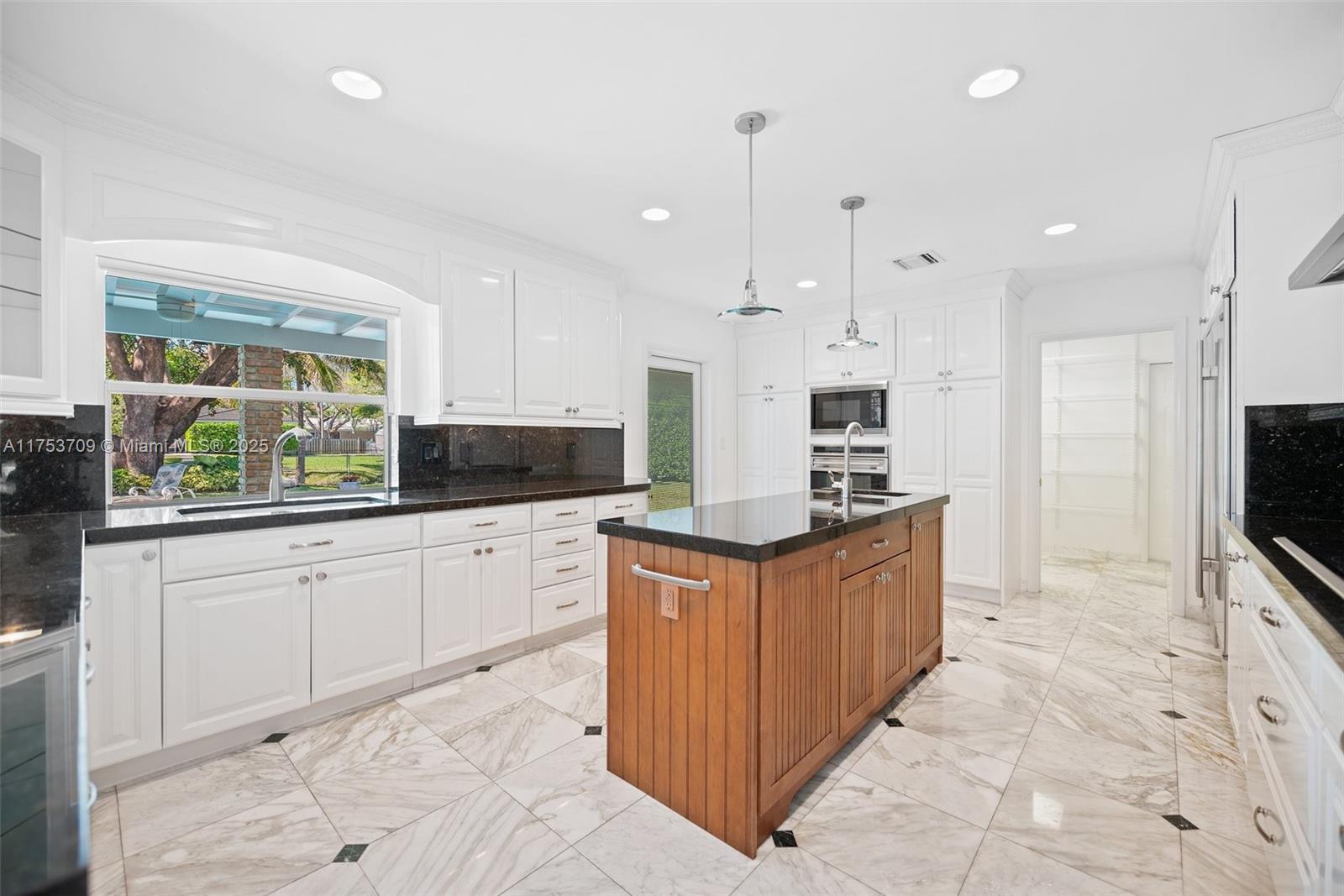 JANEMARY ESTATES - Residential