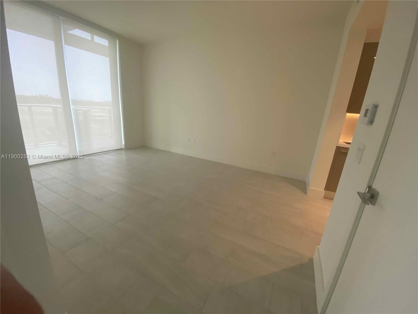 METROPICA NORTH TOWER ONE - Residential