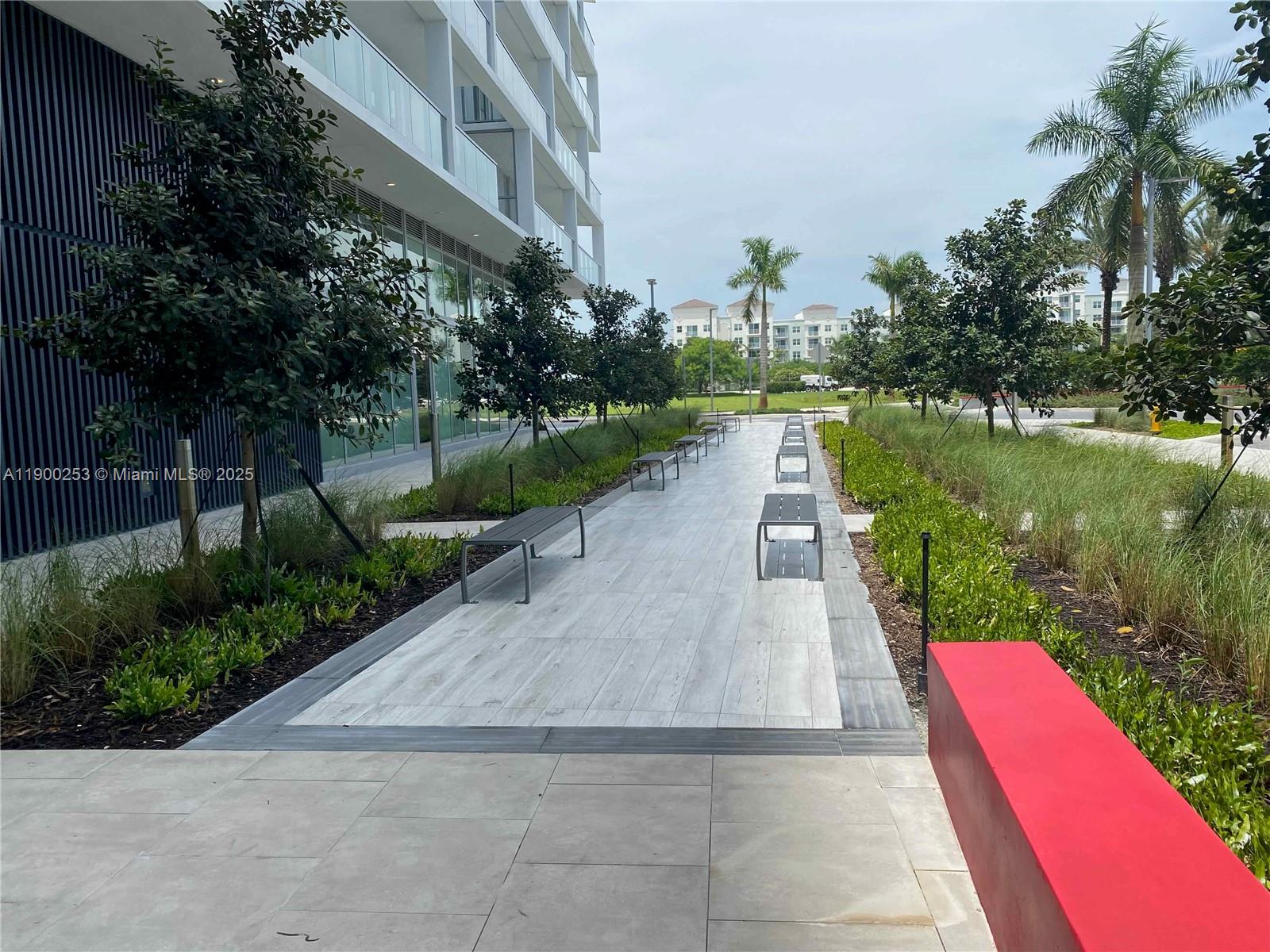 METROPICA NORTH TOWER ONE - Residential