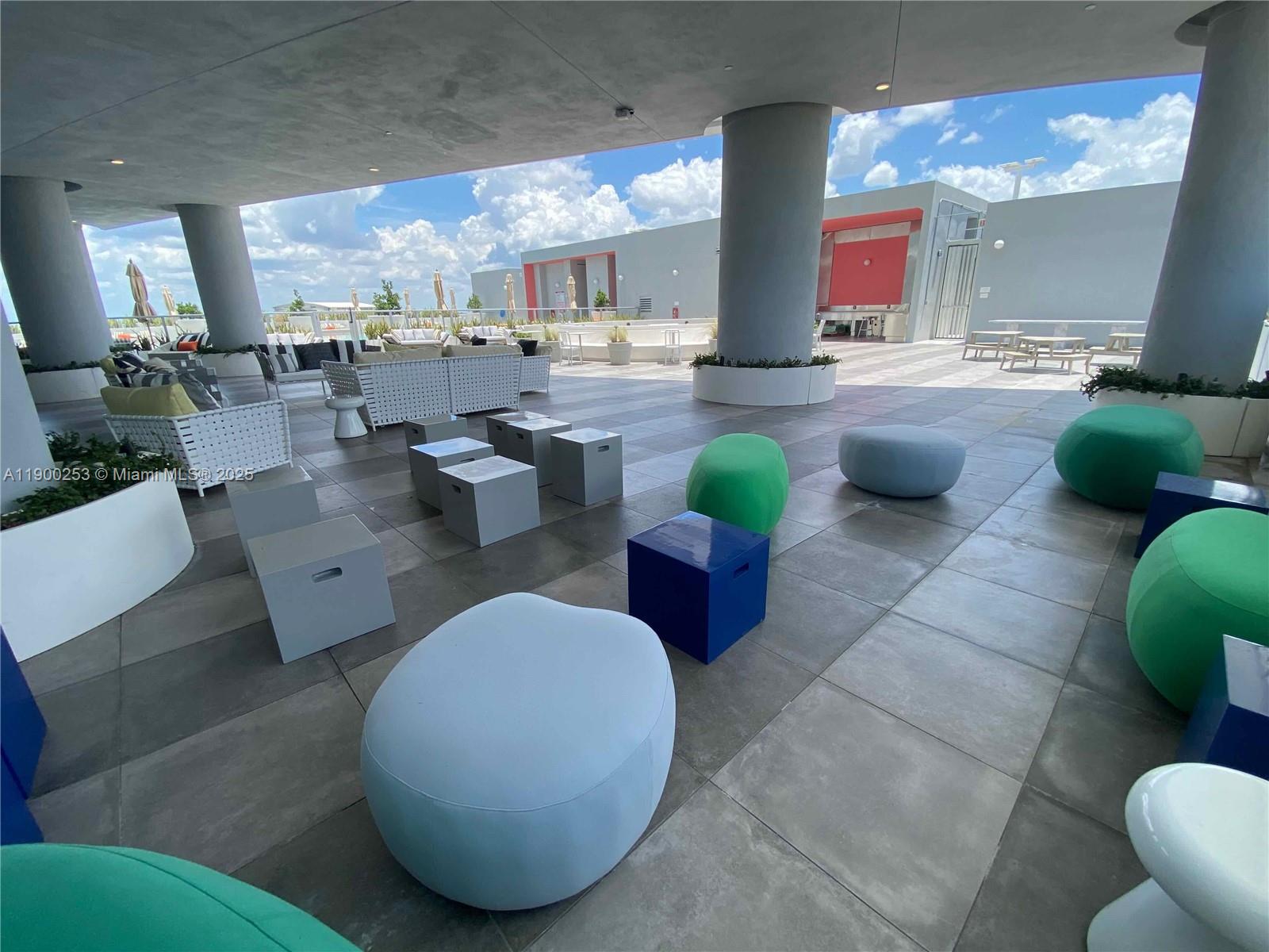 METROPICA NORTH TOWER ONE - Residential