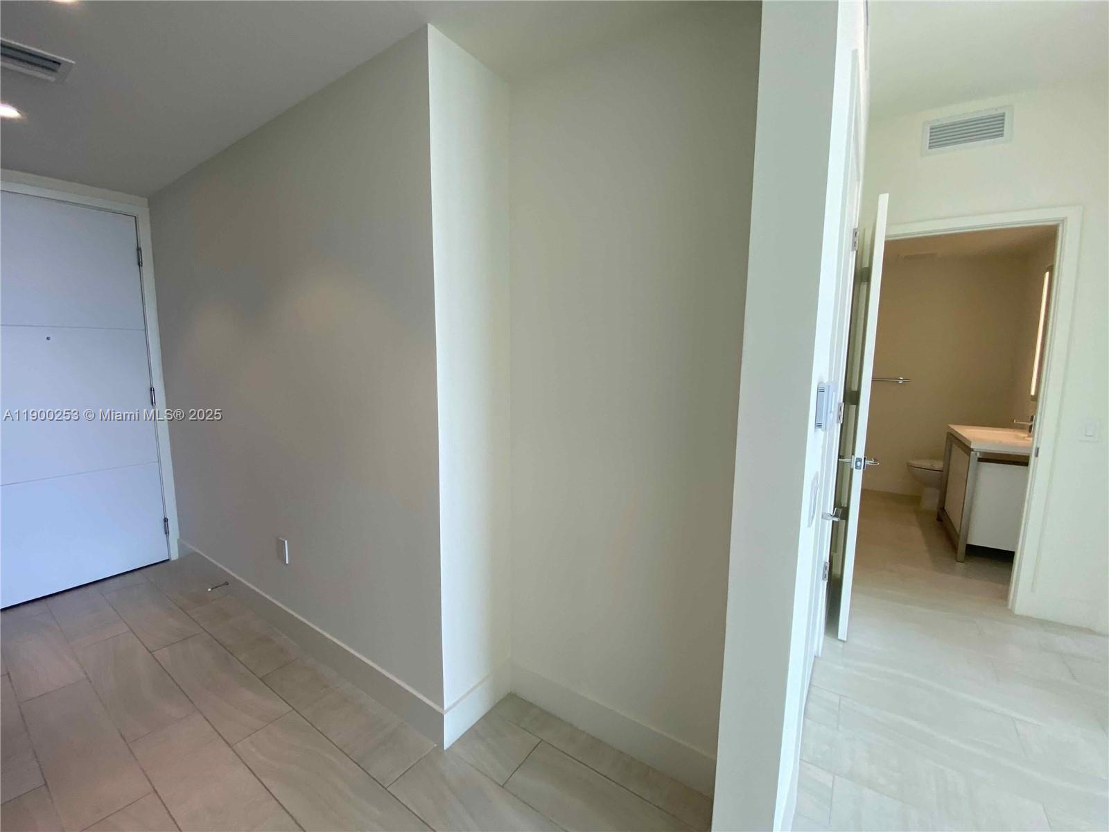 METROPICA NORTH TOWER ONE - Residential