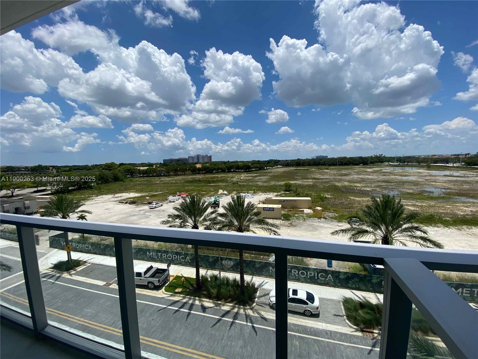 METROPICA NORTH TOWER ONE - Residential