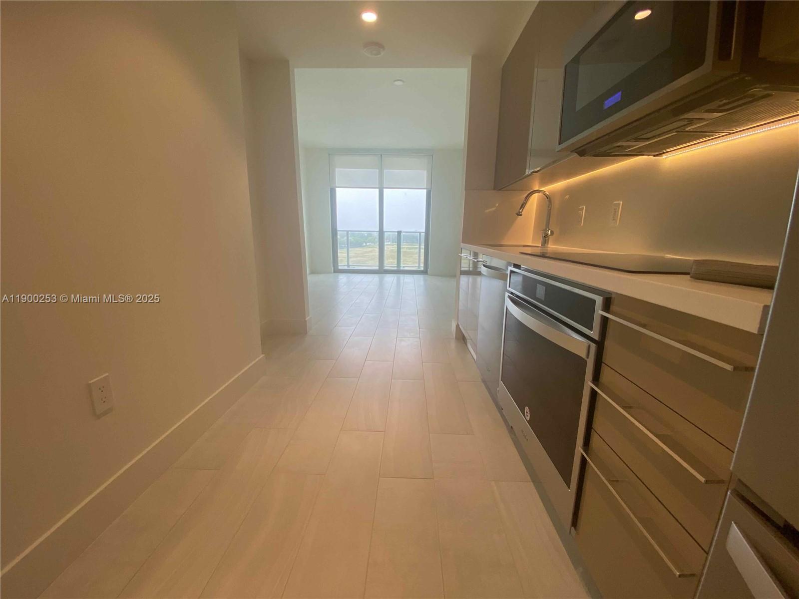 METROPICA NORTH TOWER ONE - Residential