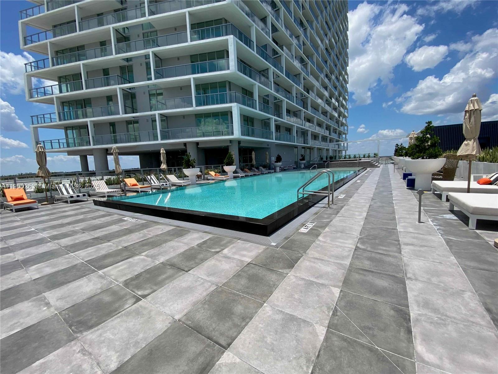 METROPICA NORTH TOWER ONE - Residential