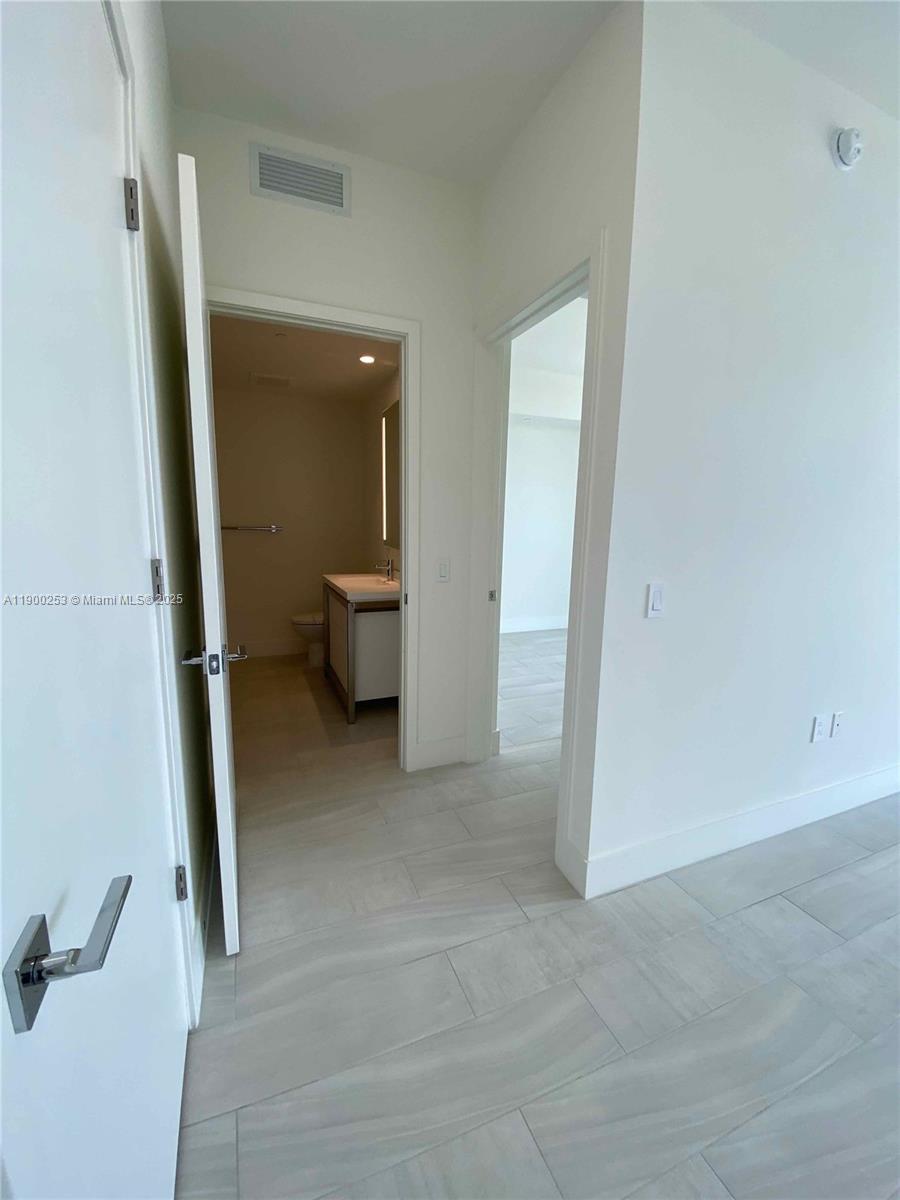 METROPICA NORTH TOWER ONE - Residential