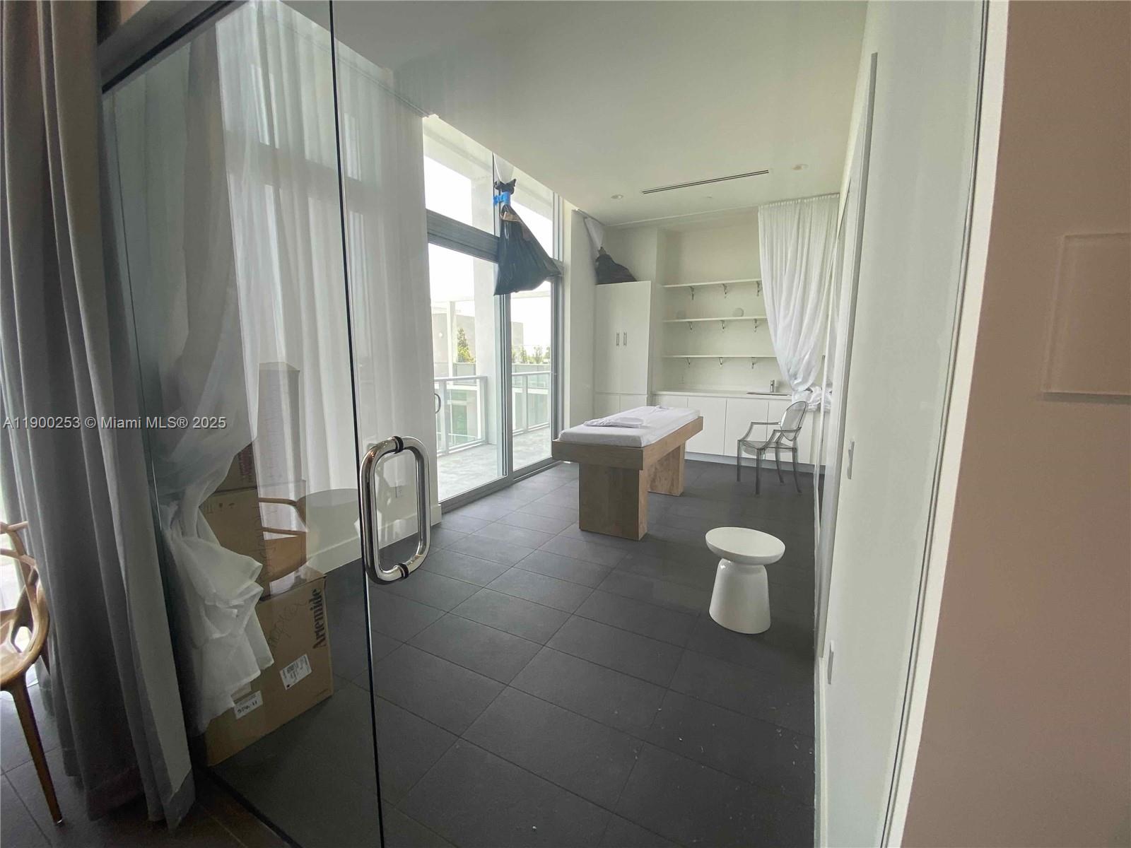 METROPICA NORTH TOWER ONE - Residential