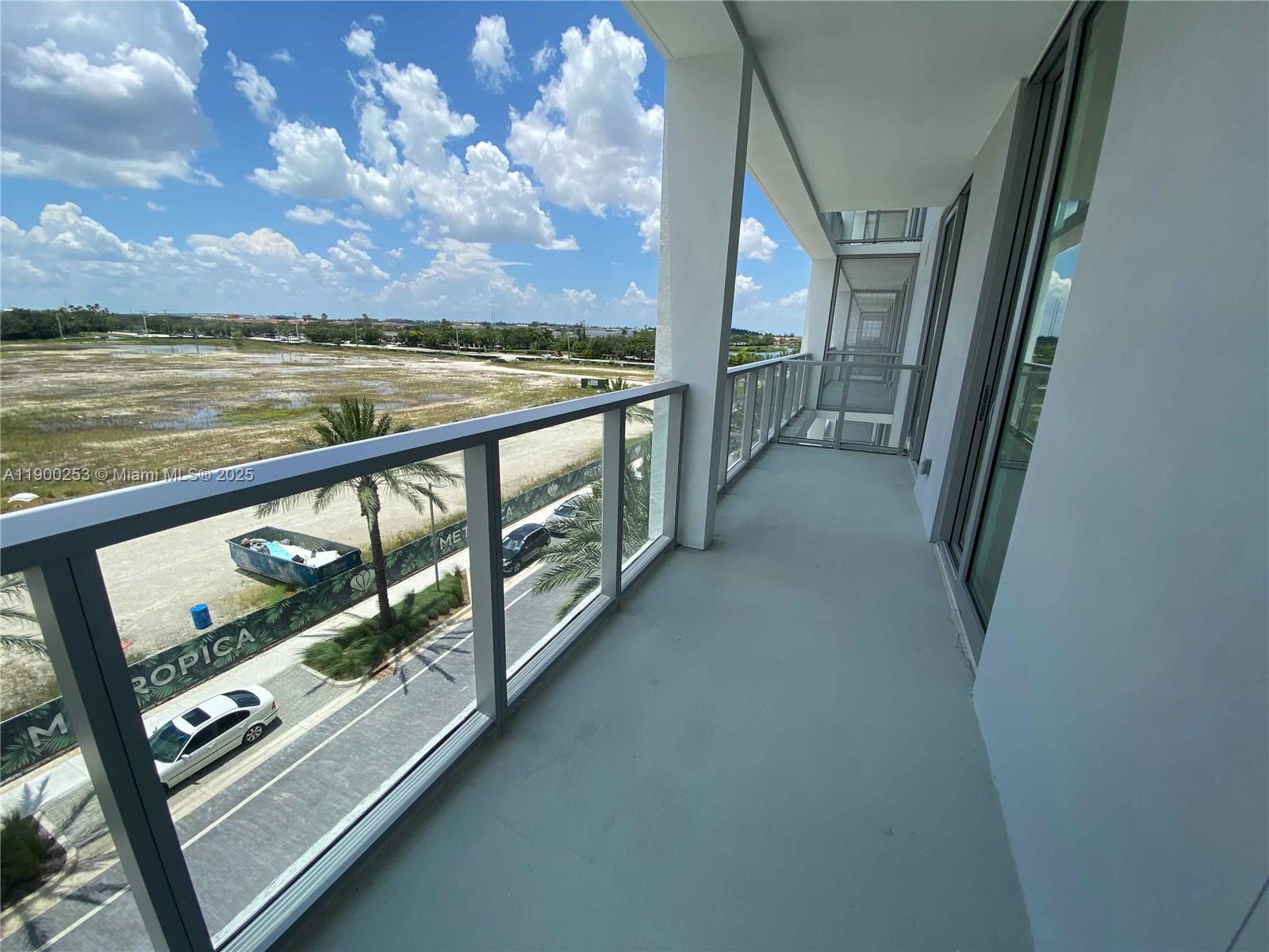 METROPICA NORTH TOWER ONE - Residential