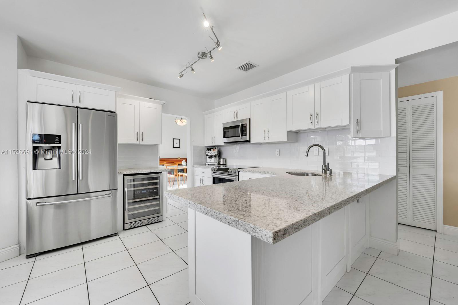 FOREST LAKES ESTATES SEC - Residential