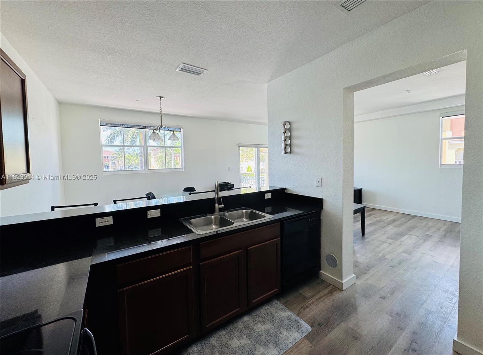 10800 NW 88th Ter 201