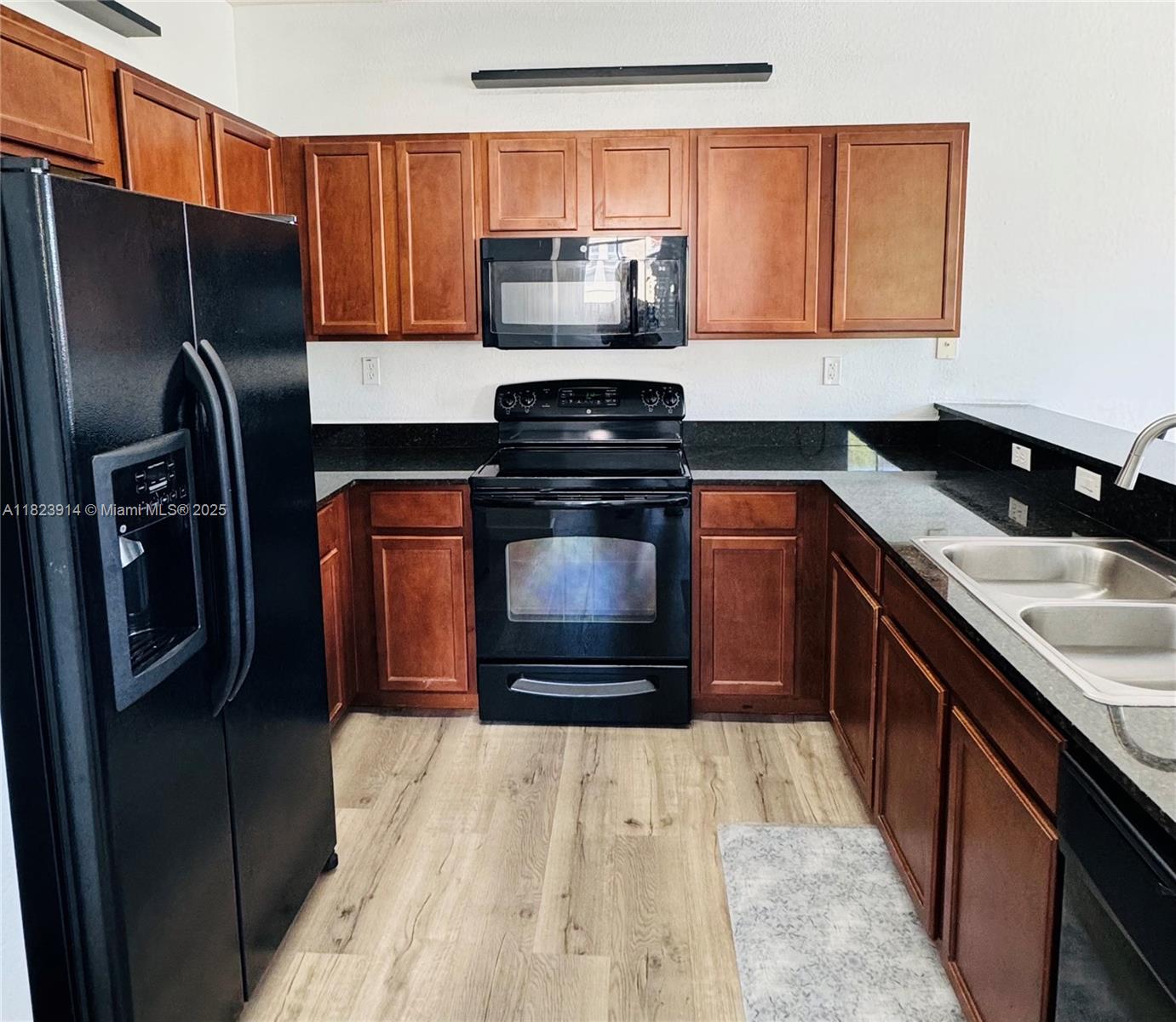 10800 NW 88th Ter 201